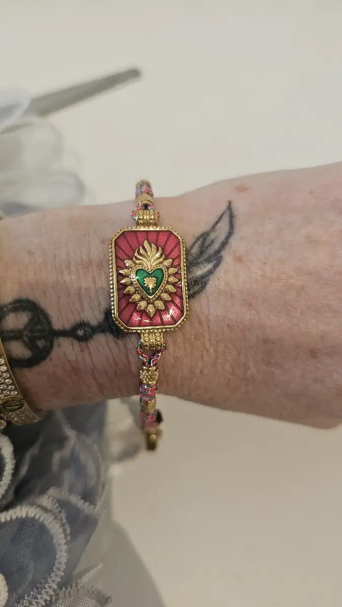 Bracelet cordon et  plaque coeur rose