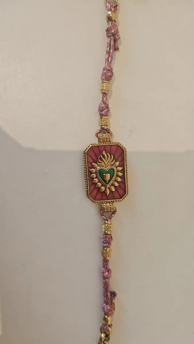 Bracelet cordon et  plaque coeur rose